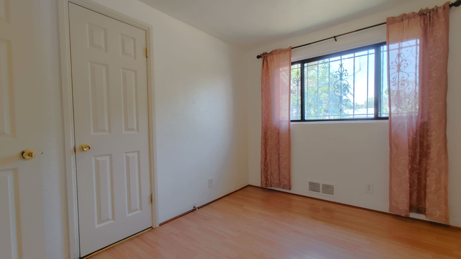 Albuquerque House: 2834 La Veta Dr NE