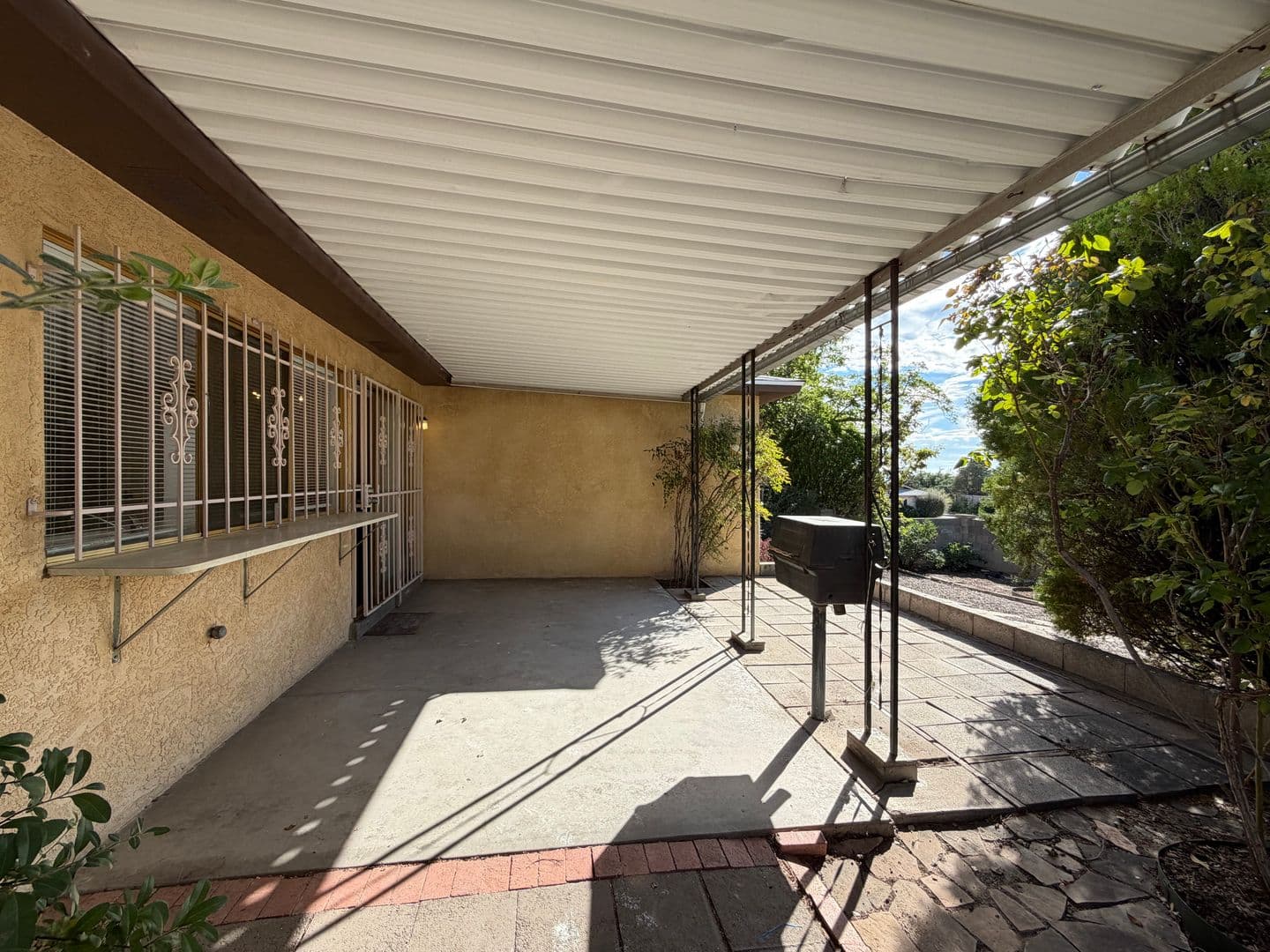 Albuquerque House: 3801 Shenandoah Pl NE