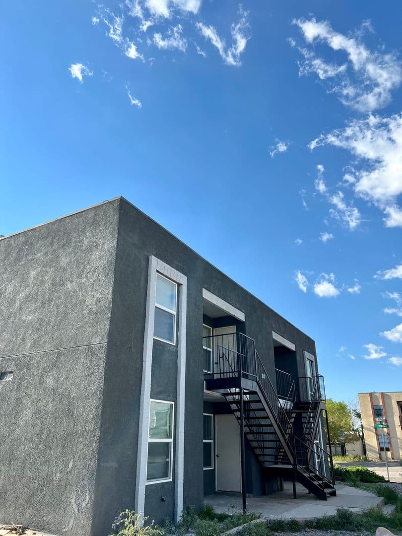 Albuquerque Apartment: 11117 Senac Pl NE