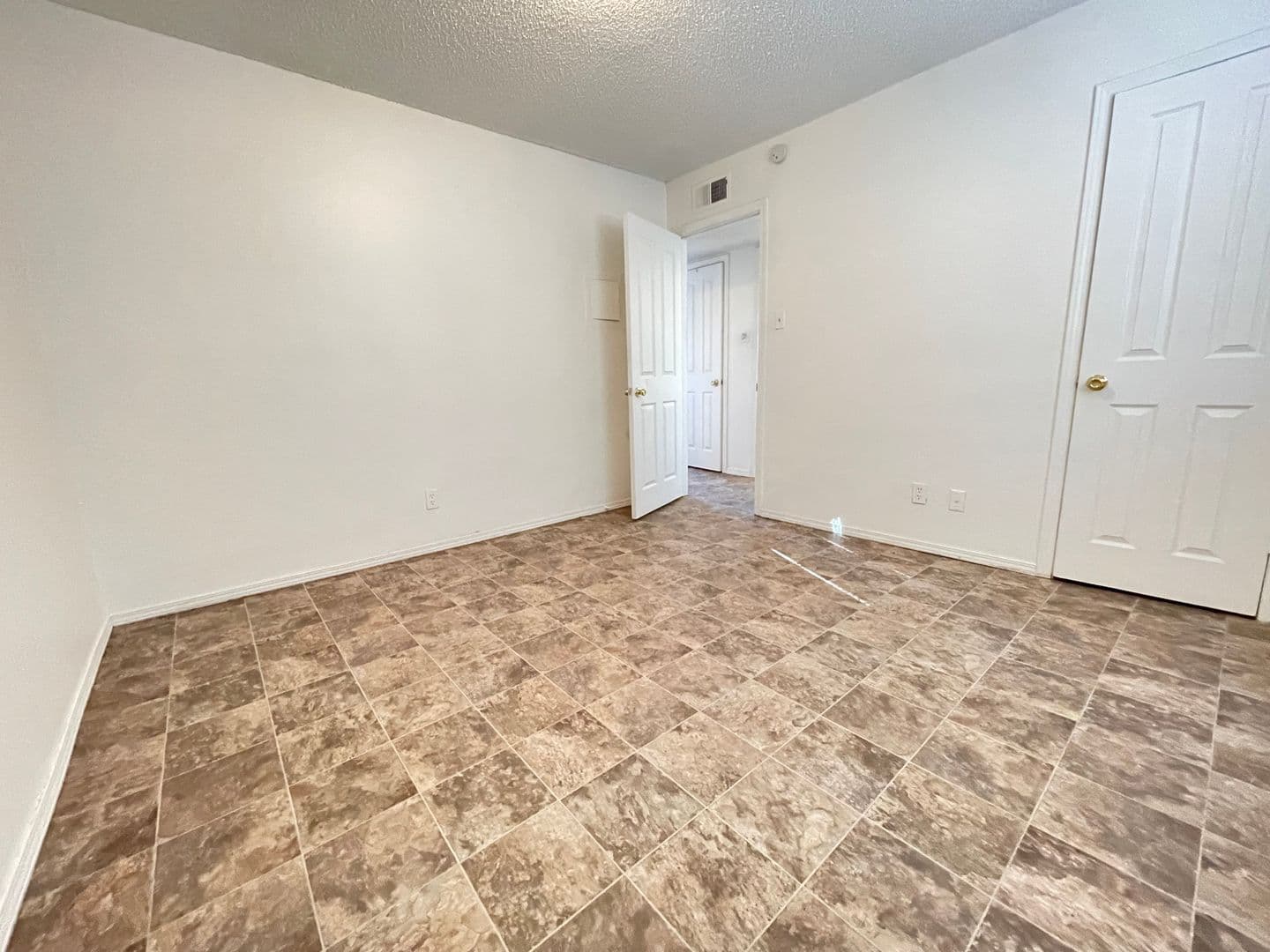 Albuquerque Apartment: 370 Atrisco Drive SW