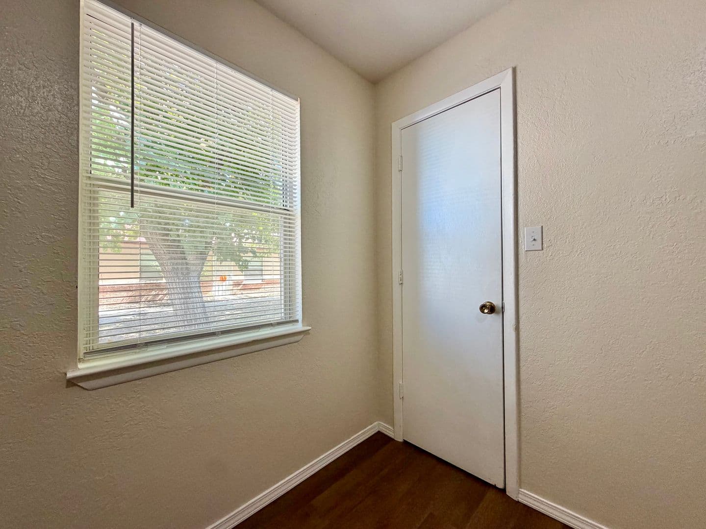 Albuquerque Apartment: 513 Candelaria RD NW