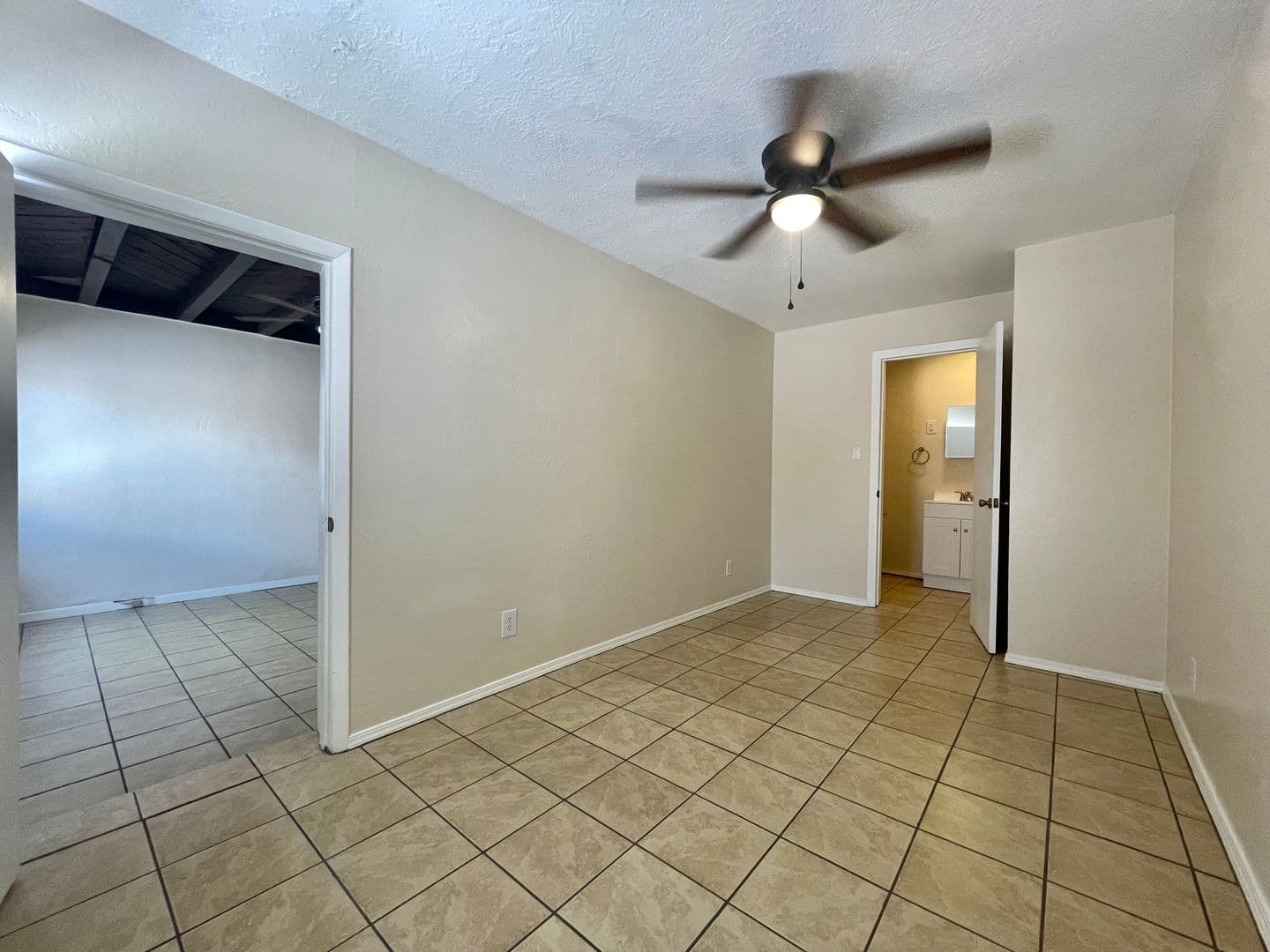 Albuquerque Apartment: 4223 Central Ave NE