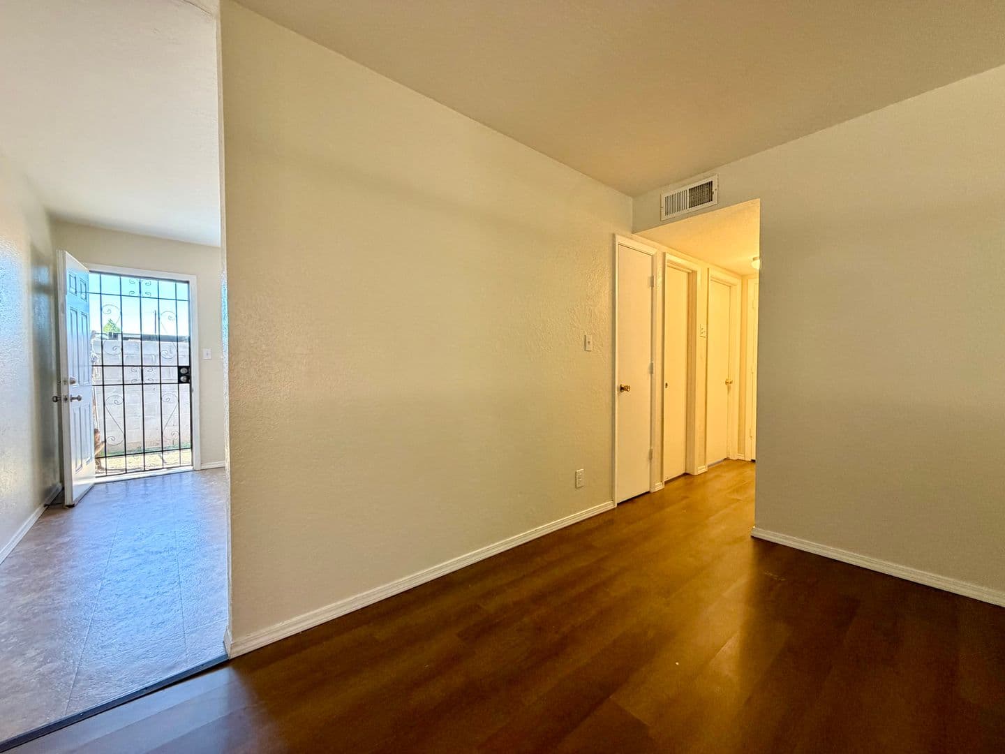 Albuquerque Apartment: 513 Candelaria RD NW