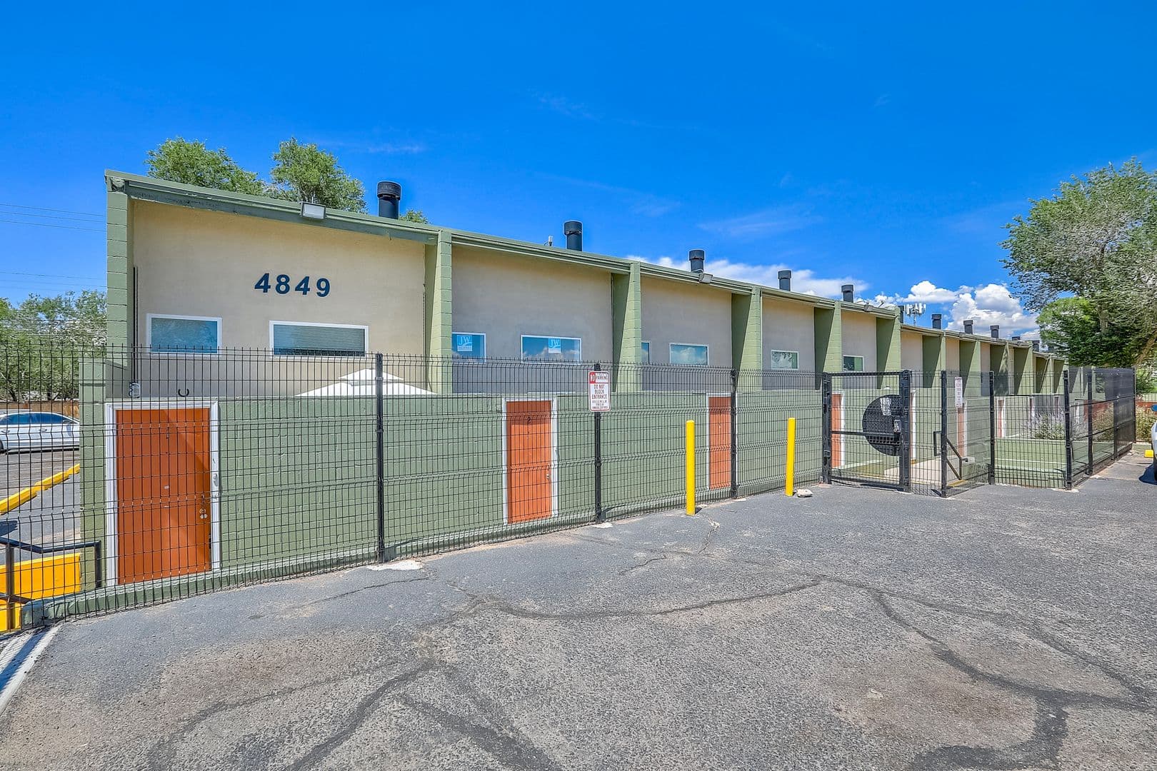 Albuquerque Apartment: 4849 Gibson Blvd SE