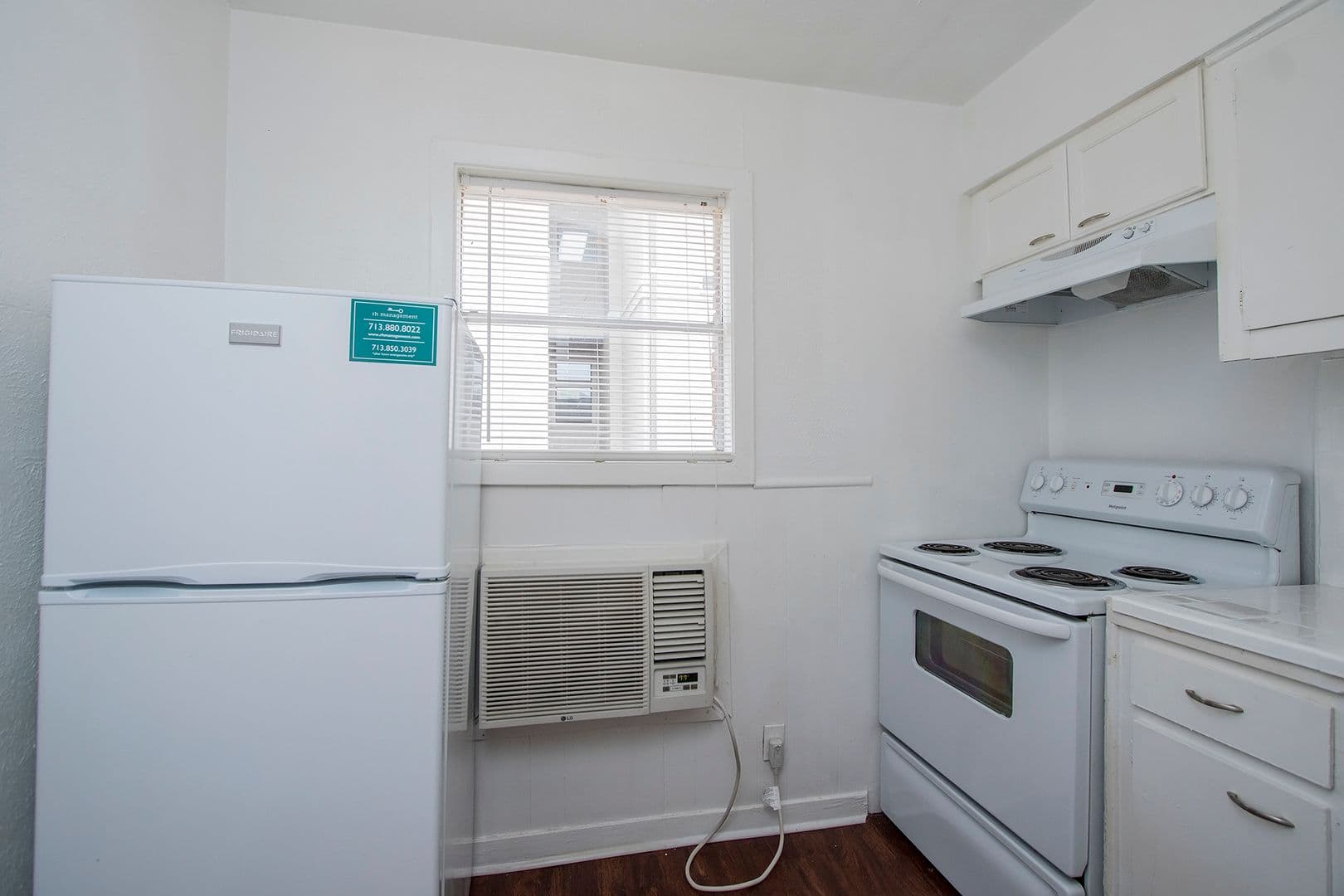 Houston Apartment: 1419 Hyde Park