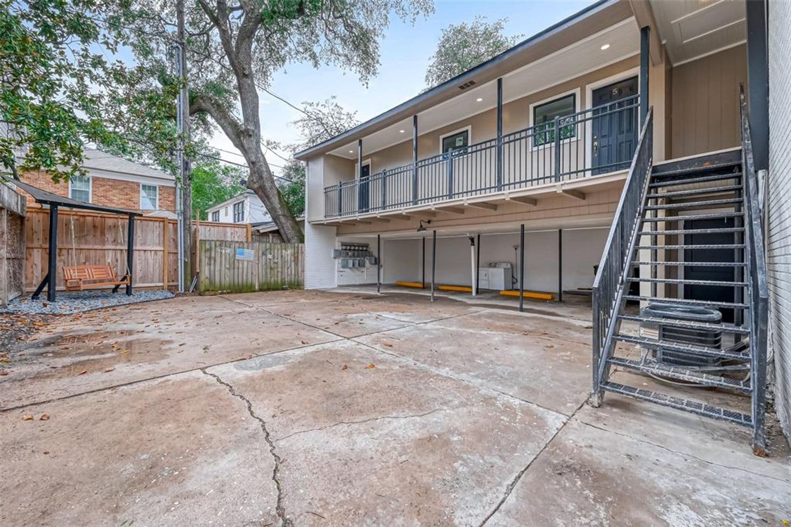 Houston Apartment: 1747 Wroxton Court
