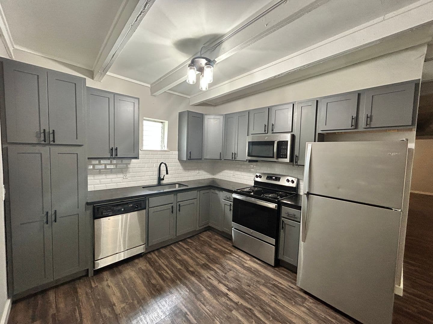 Houston Apartment: 219 Marshall