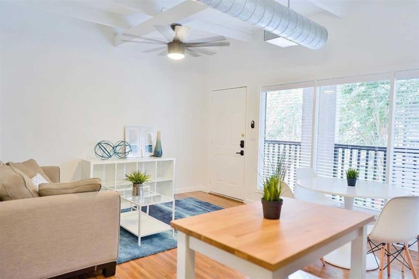 Houston Apartment: 219 Marshall