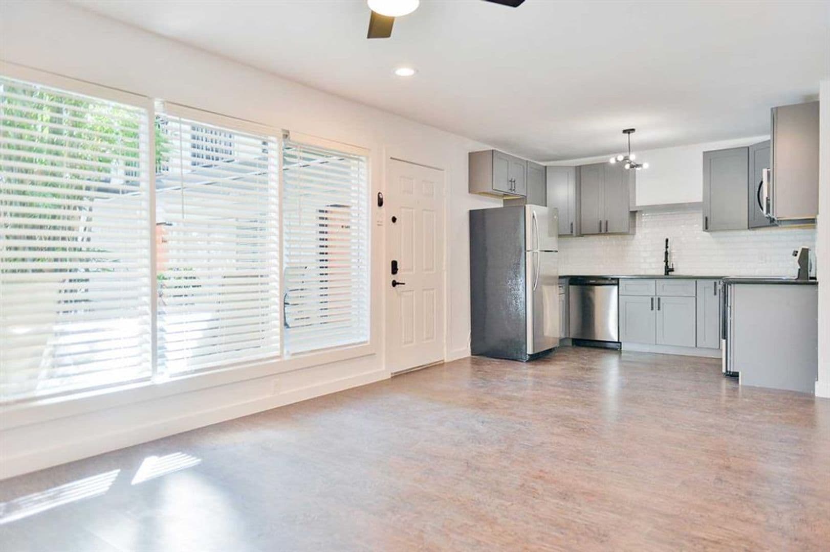 Houston Apartment: 219 Marshall