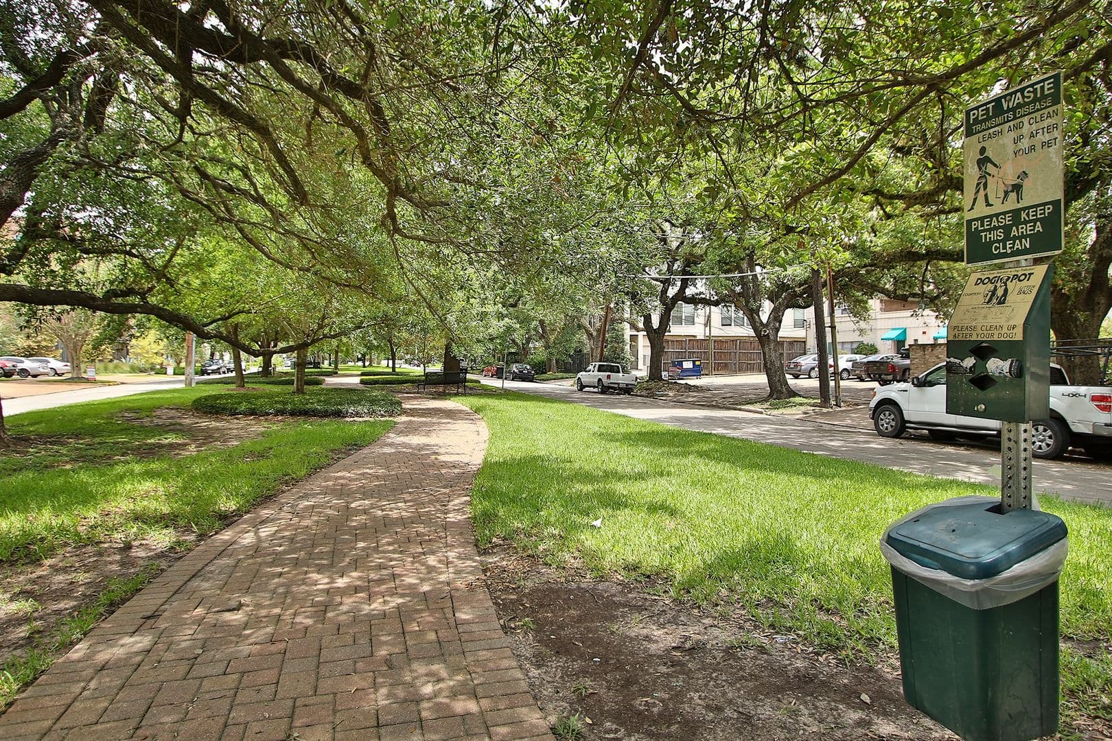 Houston Apartment: 1419 Hyde Park