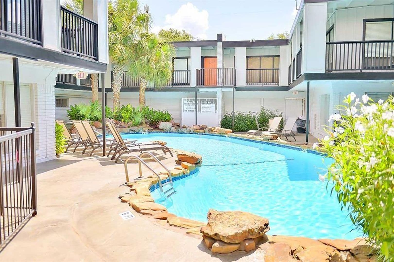 Houston Apartment: 219 Marshall