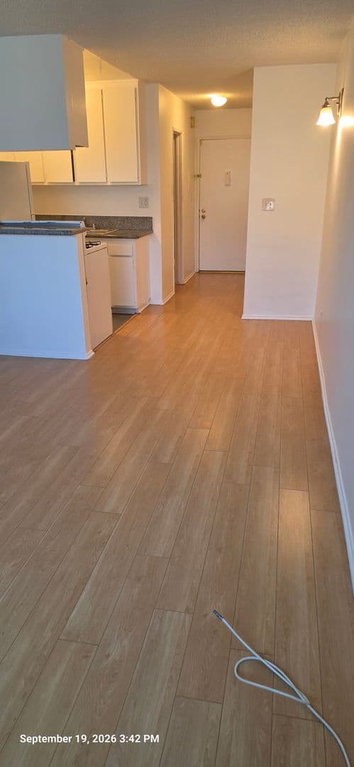 Los Angeles Apartment: 3770 Vinton Avenue