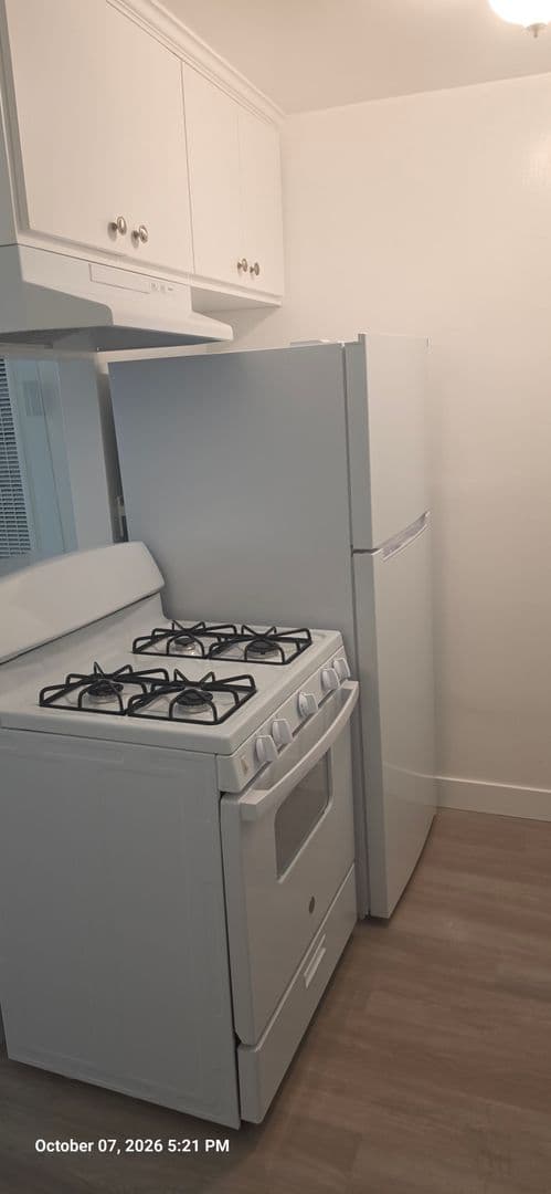 Los Angeles Apartment: 3770 Vinton Avenue