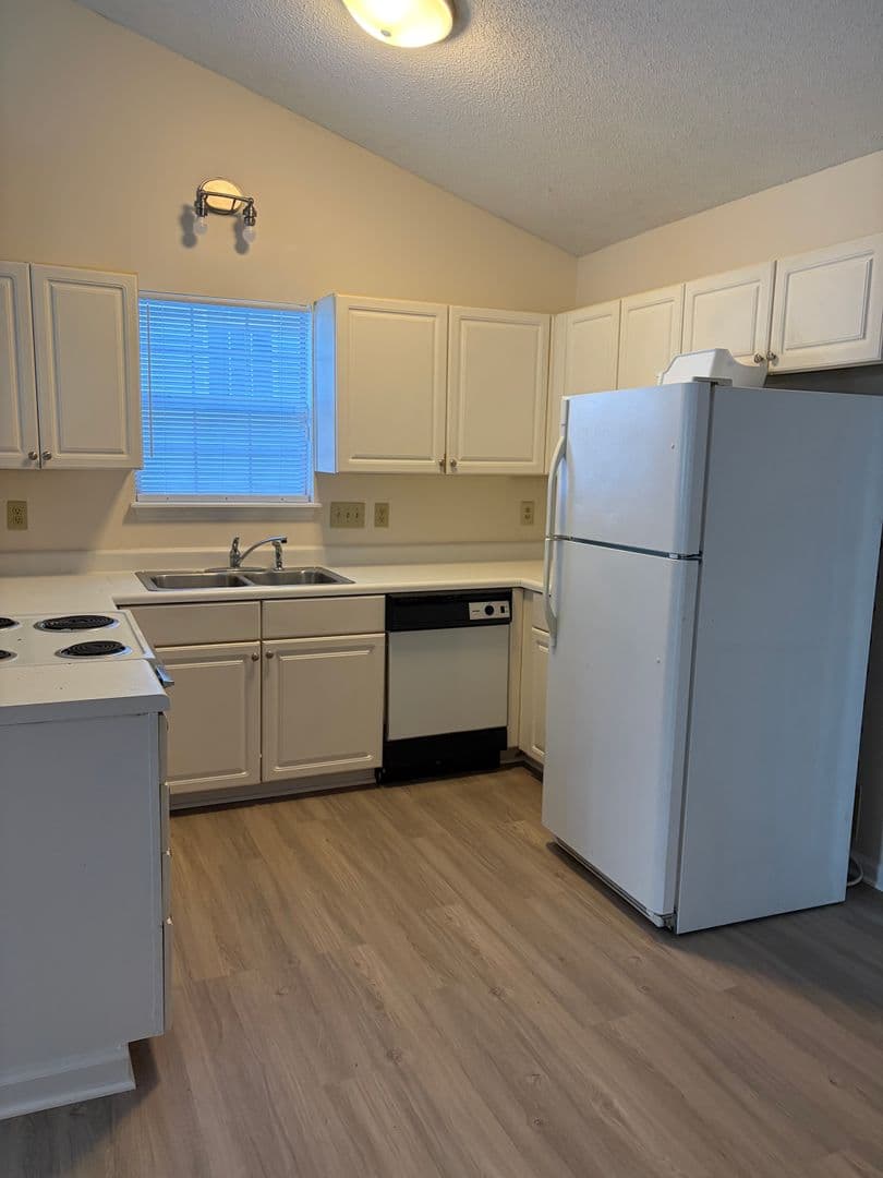 Raleigh House: 4013 Old Coach Road