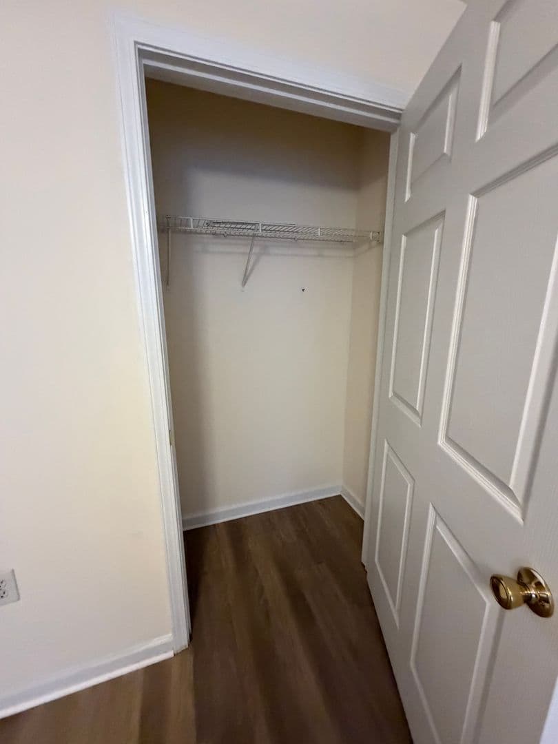 Raleigh Apartment: 4800 Avenida del Sol