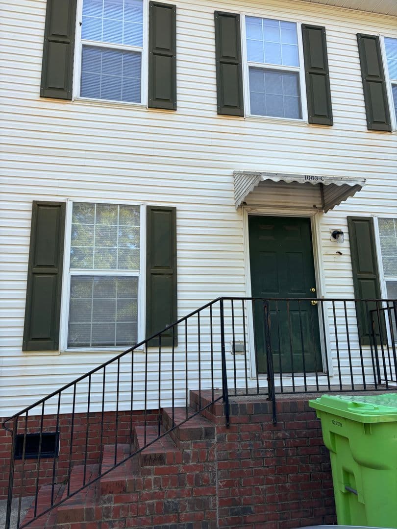 Raleigh Apartment: 1003 Lorimer Road