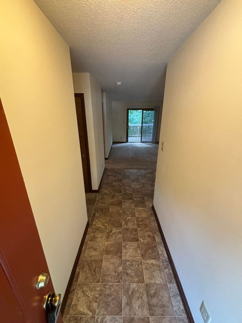 Raleigh Apartment: 1512 Collegeview Avenue