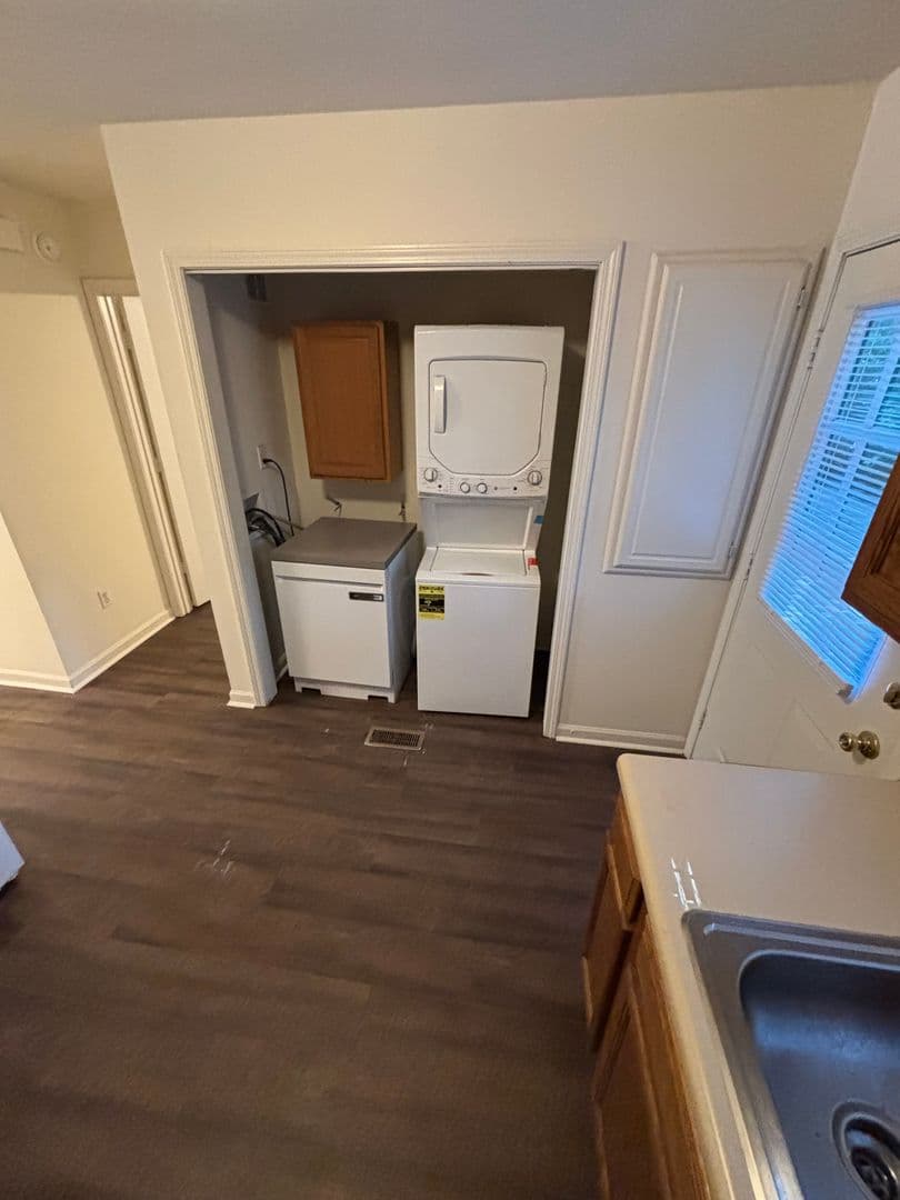 Raleigh Apartment: 1003 Lorimer Road