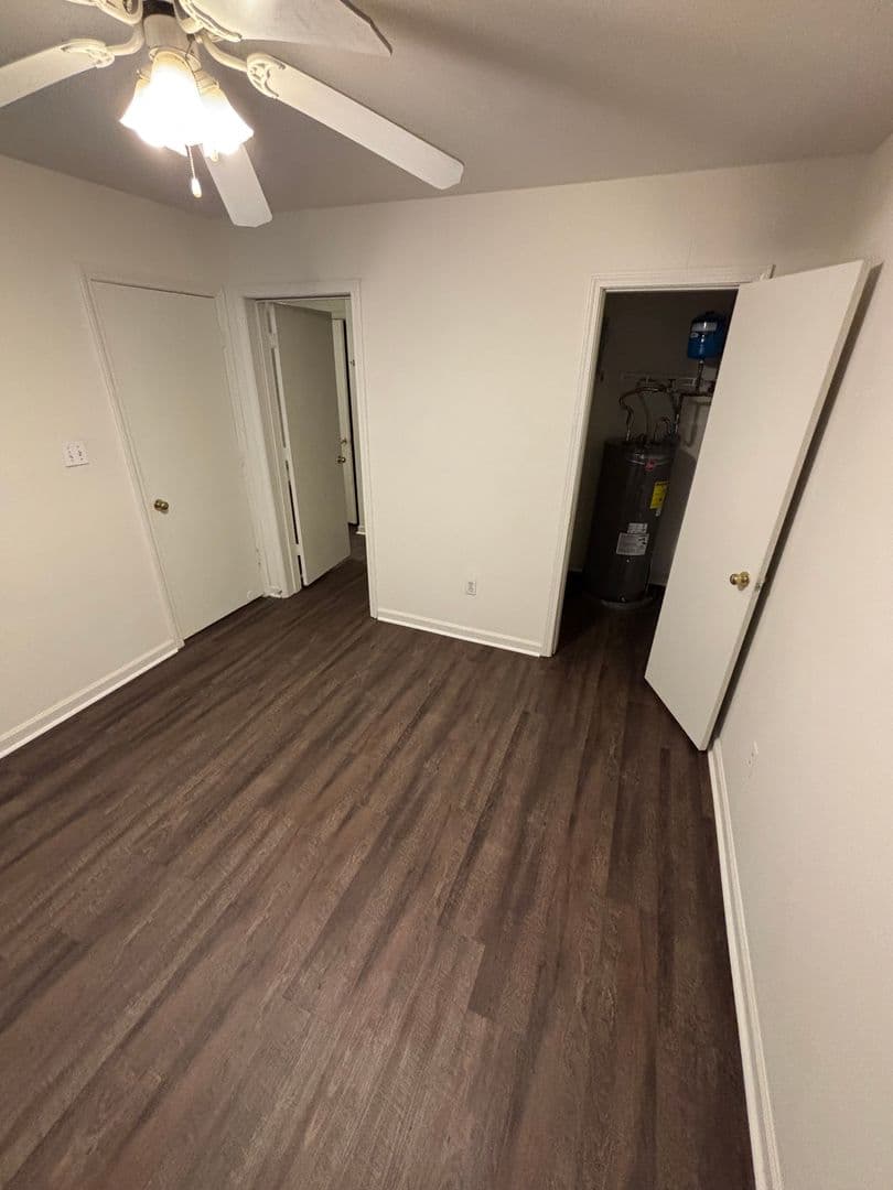 Raleigh Apartment: 1003 Lorimer Road