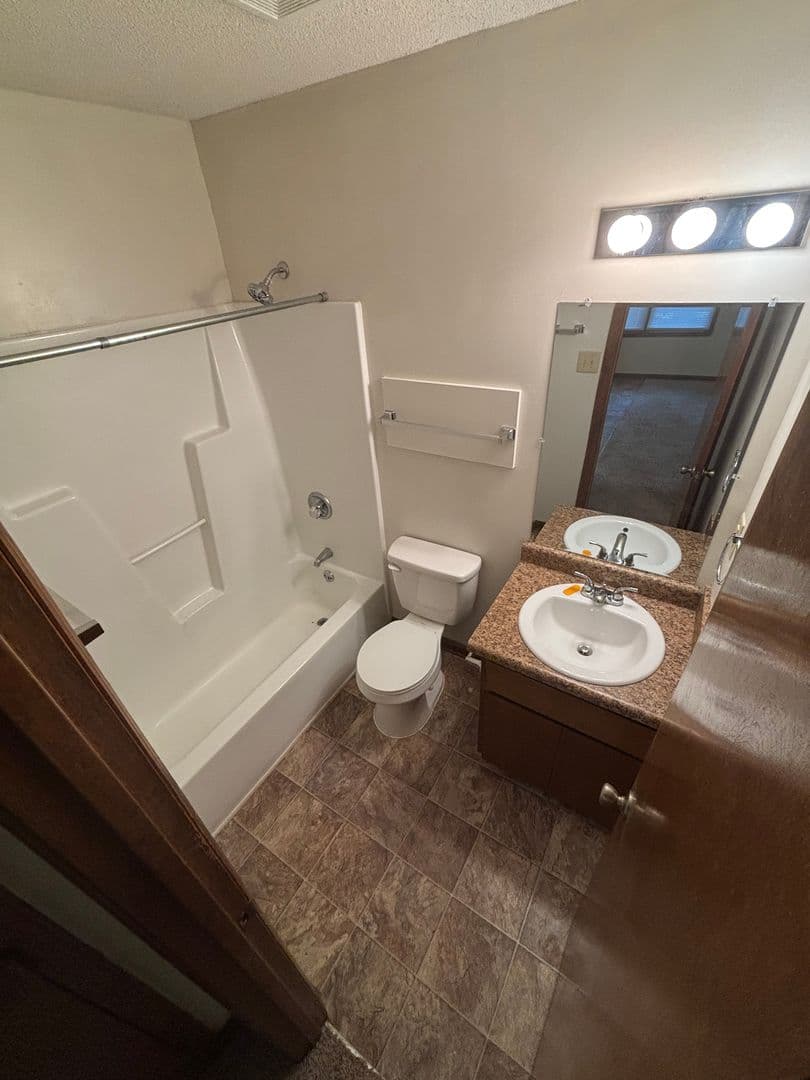 Raleigh Apartment: 1512 Collegeview Avenue