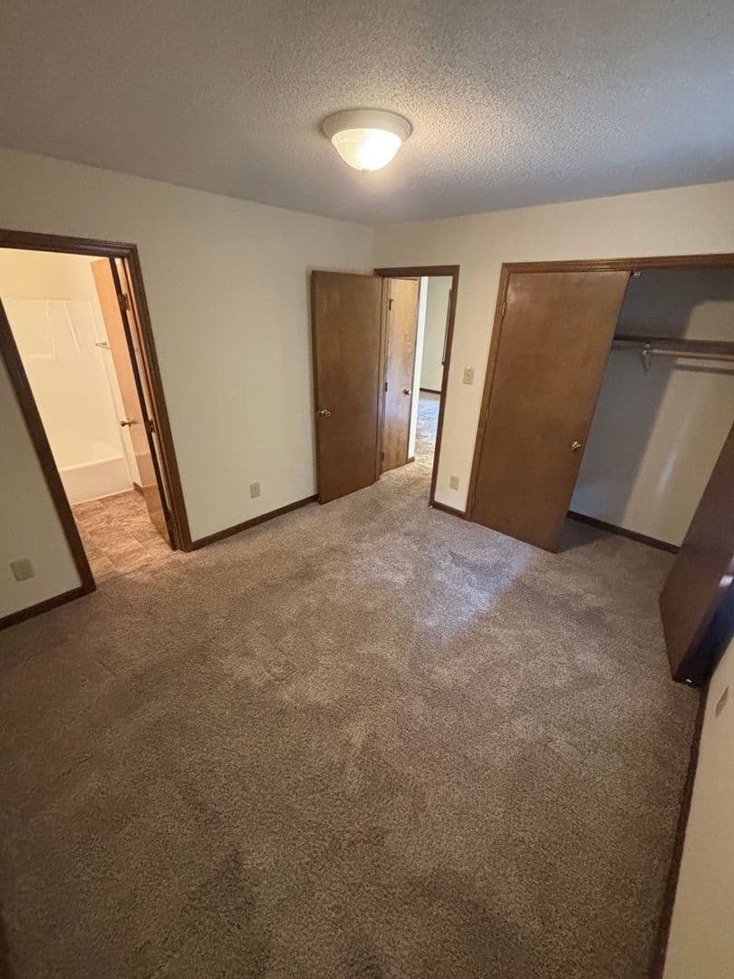 Raleigh Apartment: 1512 Collegeview Avenue