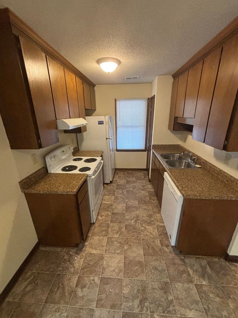 Raleigh Apartment: 1512 Collegeview Avenue