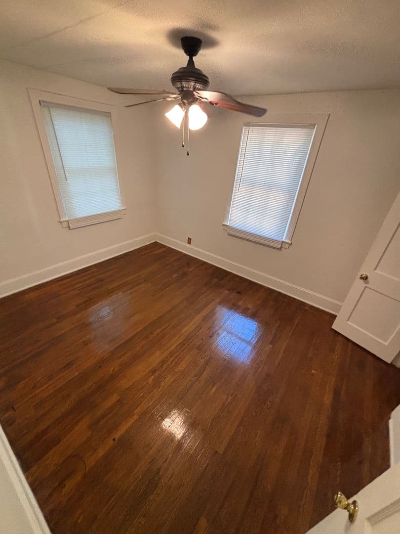 Raleigh Apartment: 3113 & 3115 Douglas Street