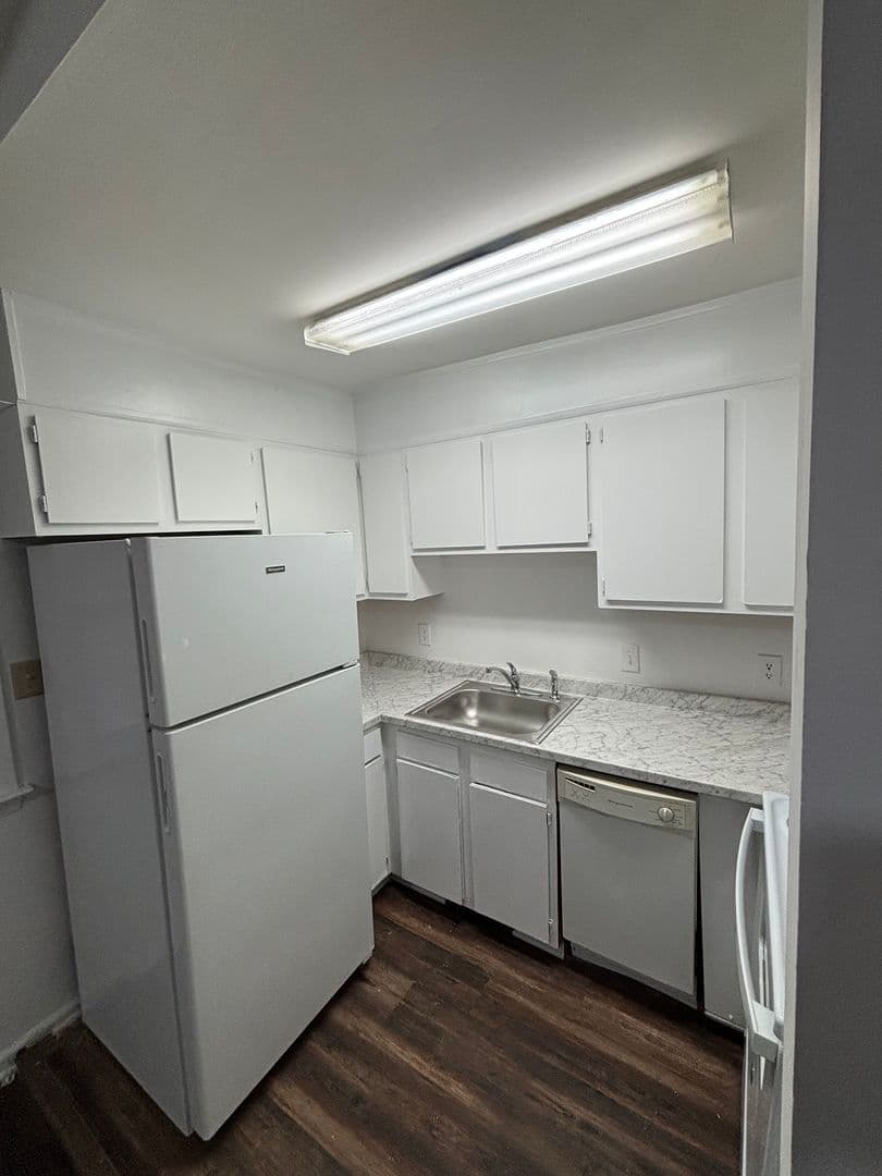 Raleigh Apartment: 4130 Western Blvd.