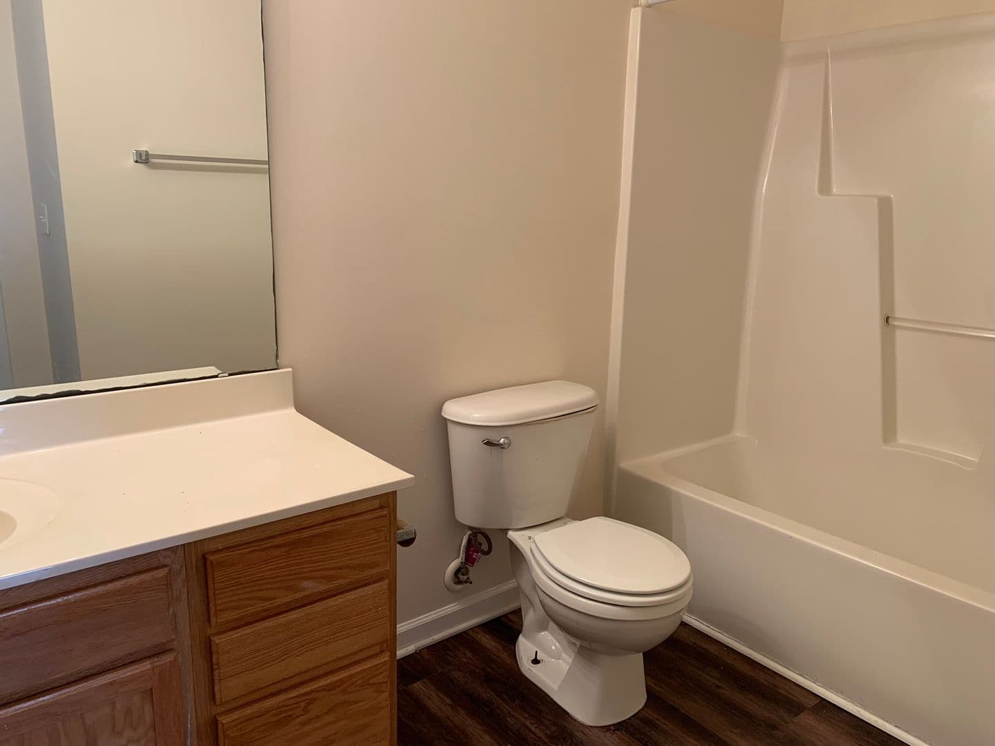 Raleigh Apartment: 4800 Avenida del Sol