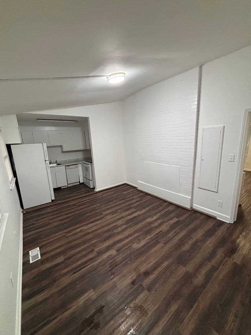 Raleigh Apartment: 4130 Western Blvd.