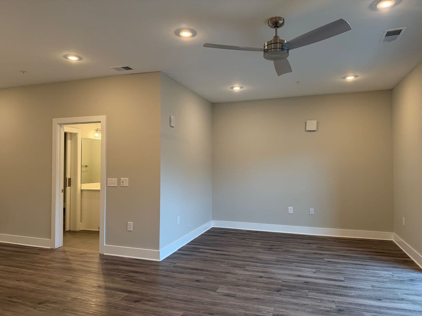Cary Apartment: 400 E Chatham Street