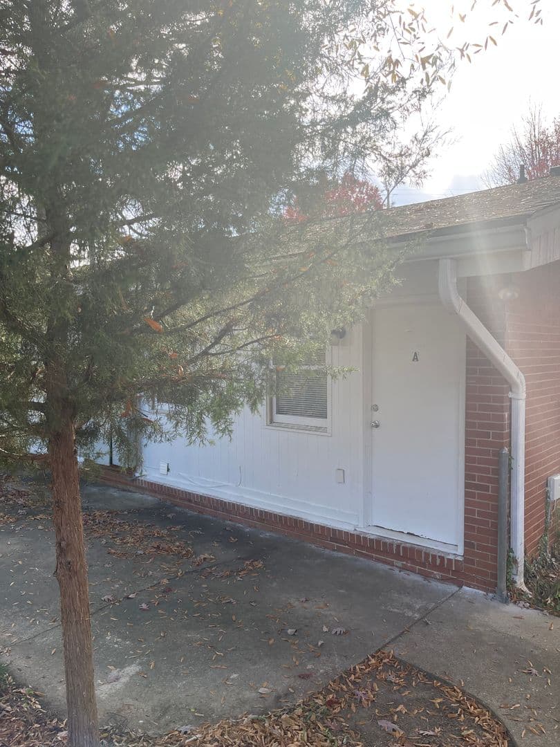 Raleigh Apartment: 4130 Western Blvd.