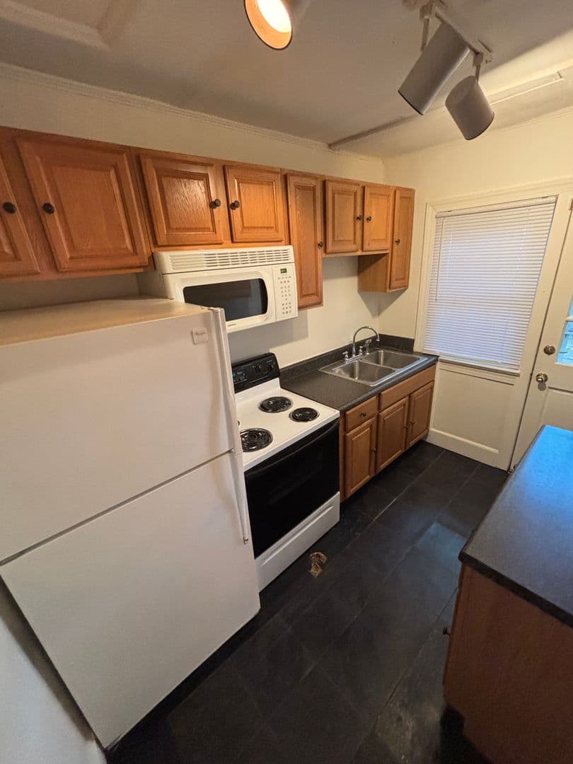 Raleigh Apartment: 3113 & 3115 Douglas Street