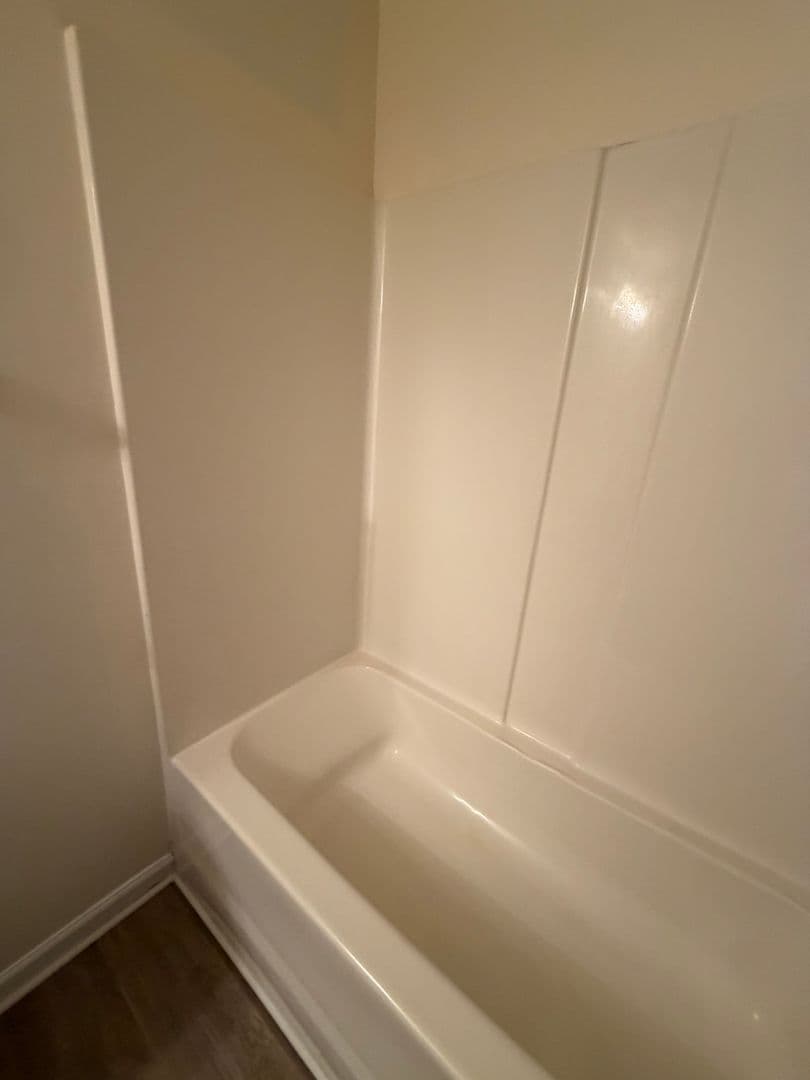 Raleigh Apartment: 4800 Avenida del Sol