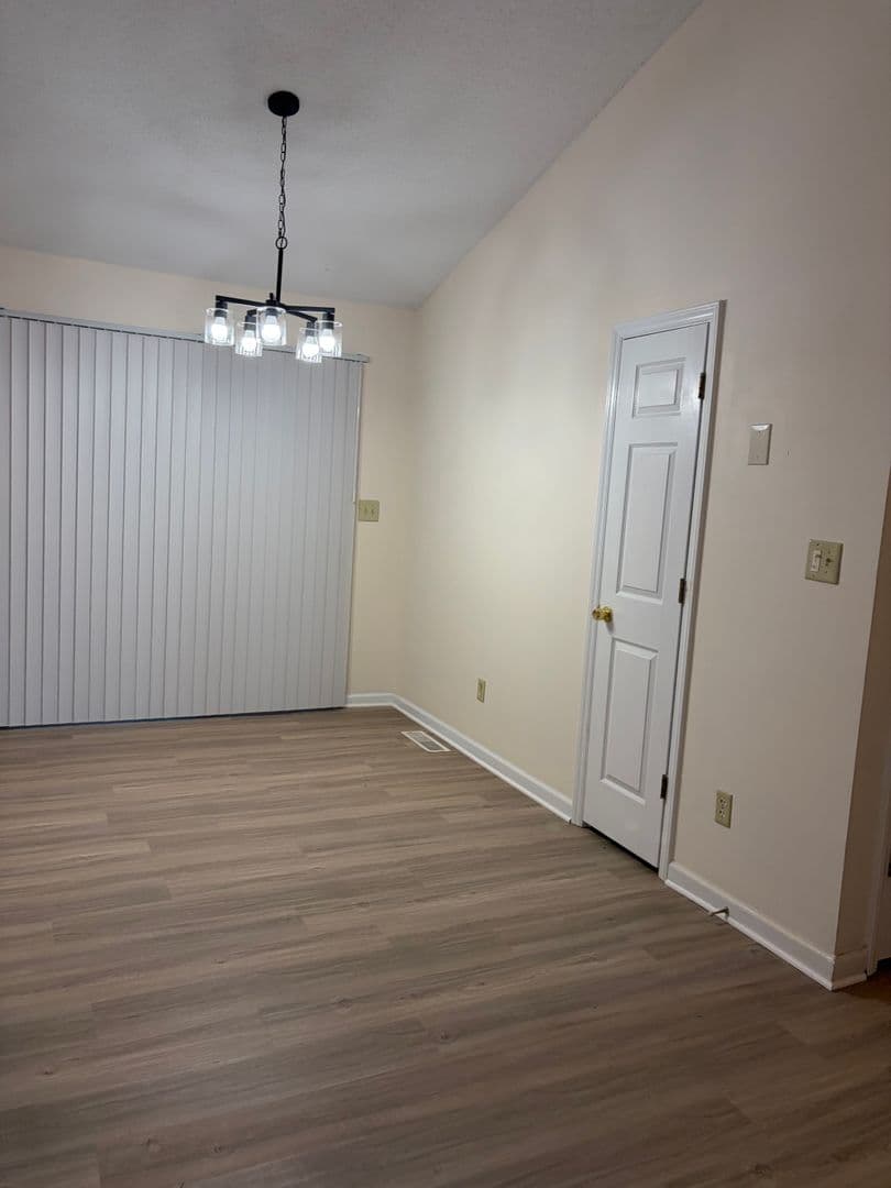 Raleigh House: 4013 Old Coach Road
