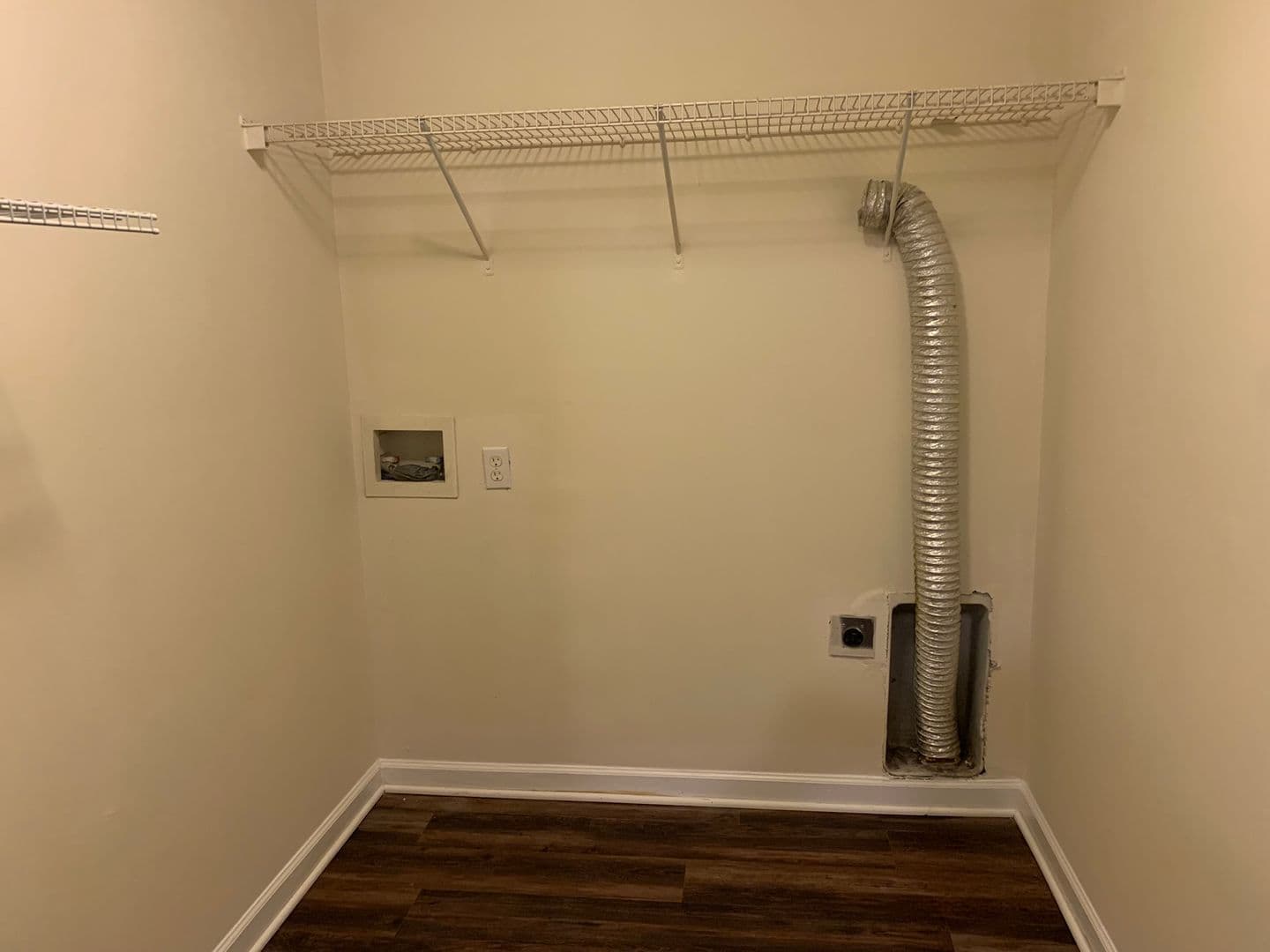 Raleigh Apartment: 4800 Avenida del Sol