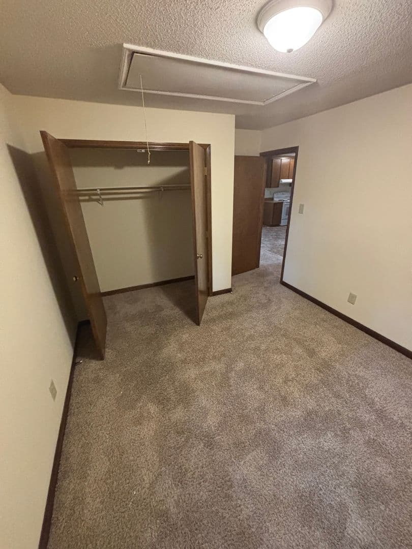 Raleigh Apartment: 1512 Collegeview Avenue