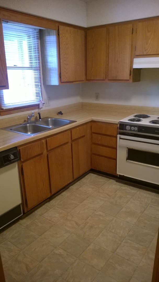 Raleigh Apartment: 552, 554 & 556 Brent Road