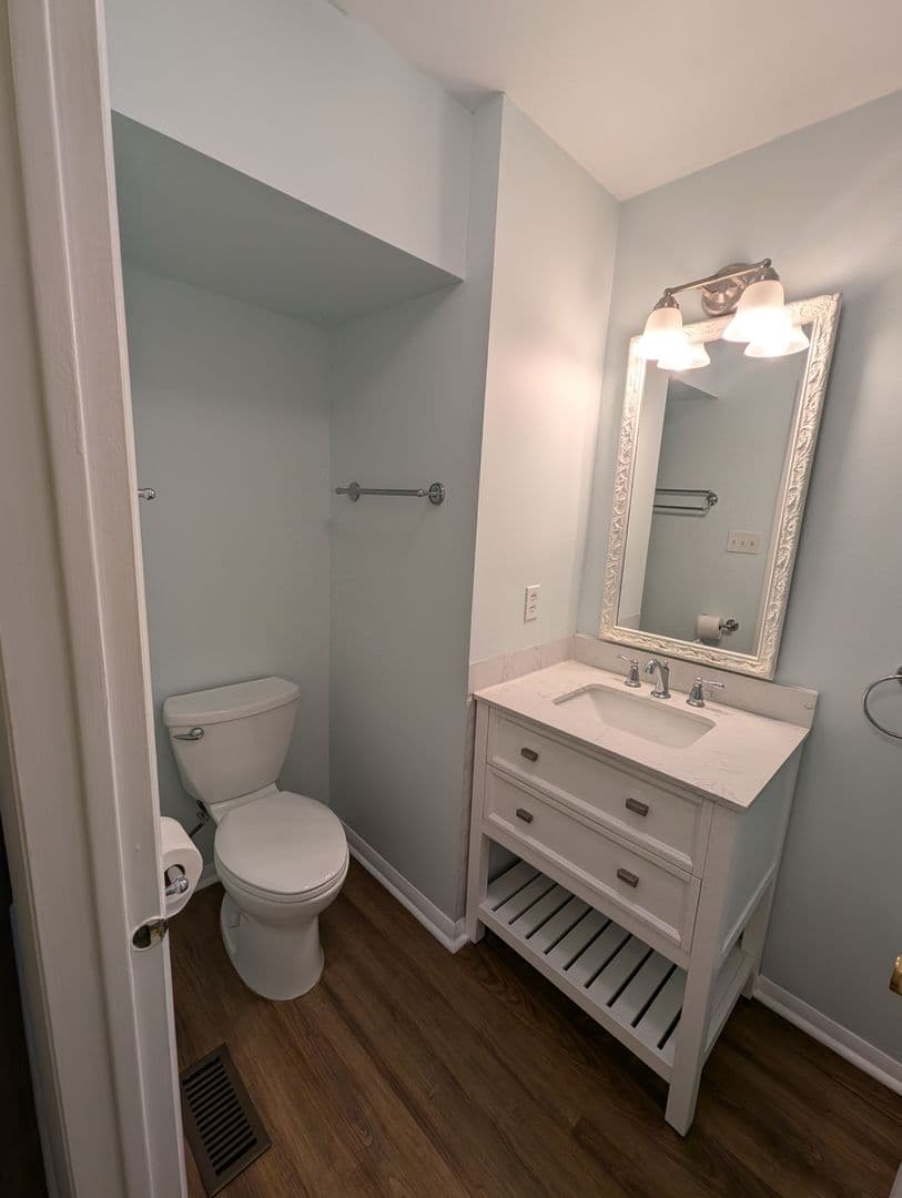 Raleigh House: 1208 Somerset Road