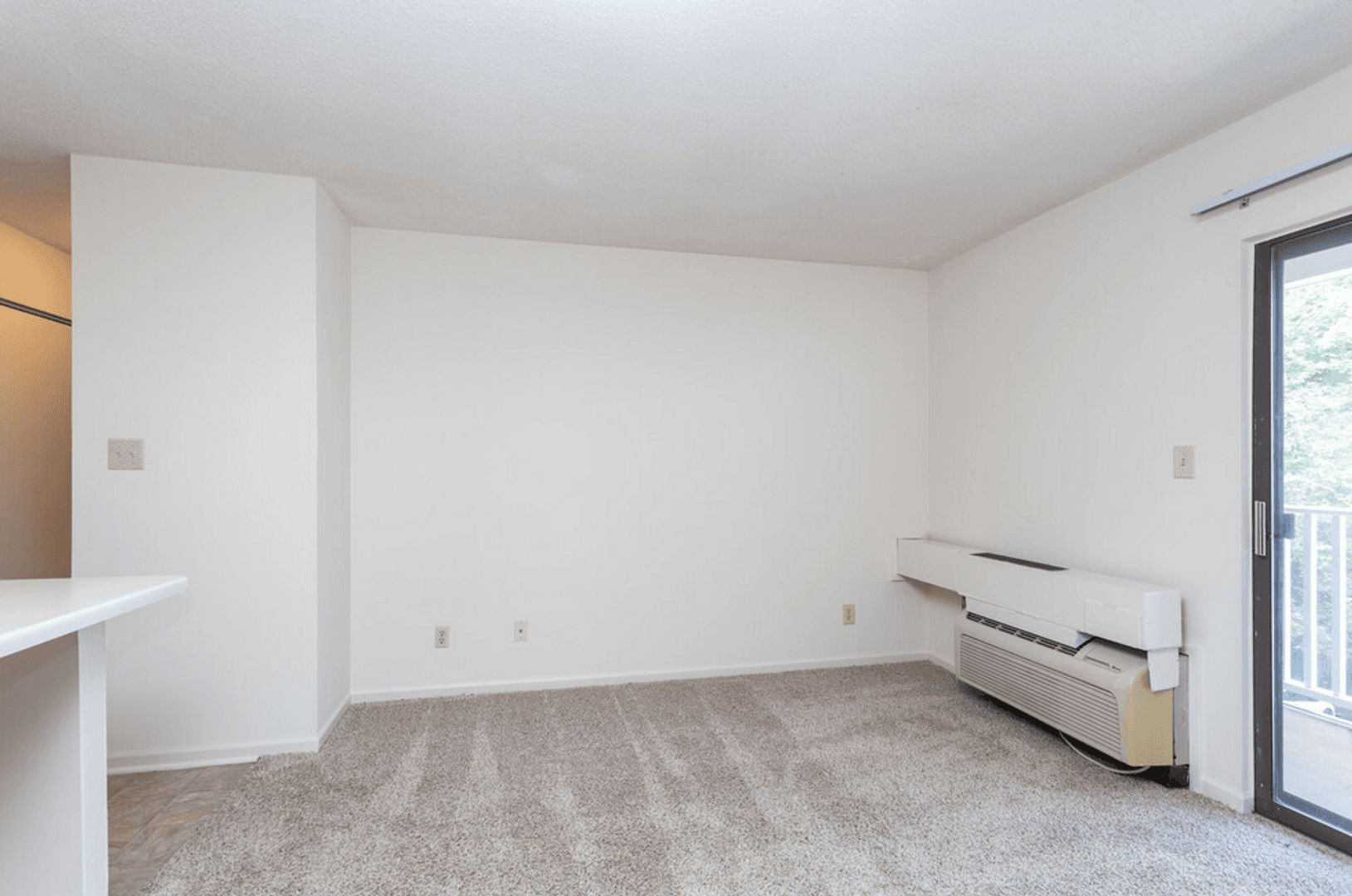 Raleigh Apartment: Pine Knoll Apartments