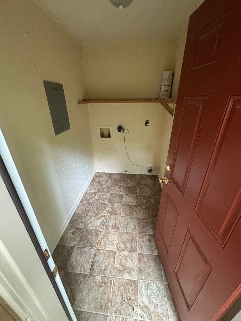 Raleigh Apartment: 1512 Collegeview Avenue