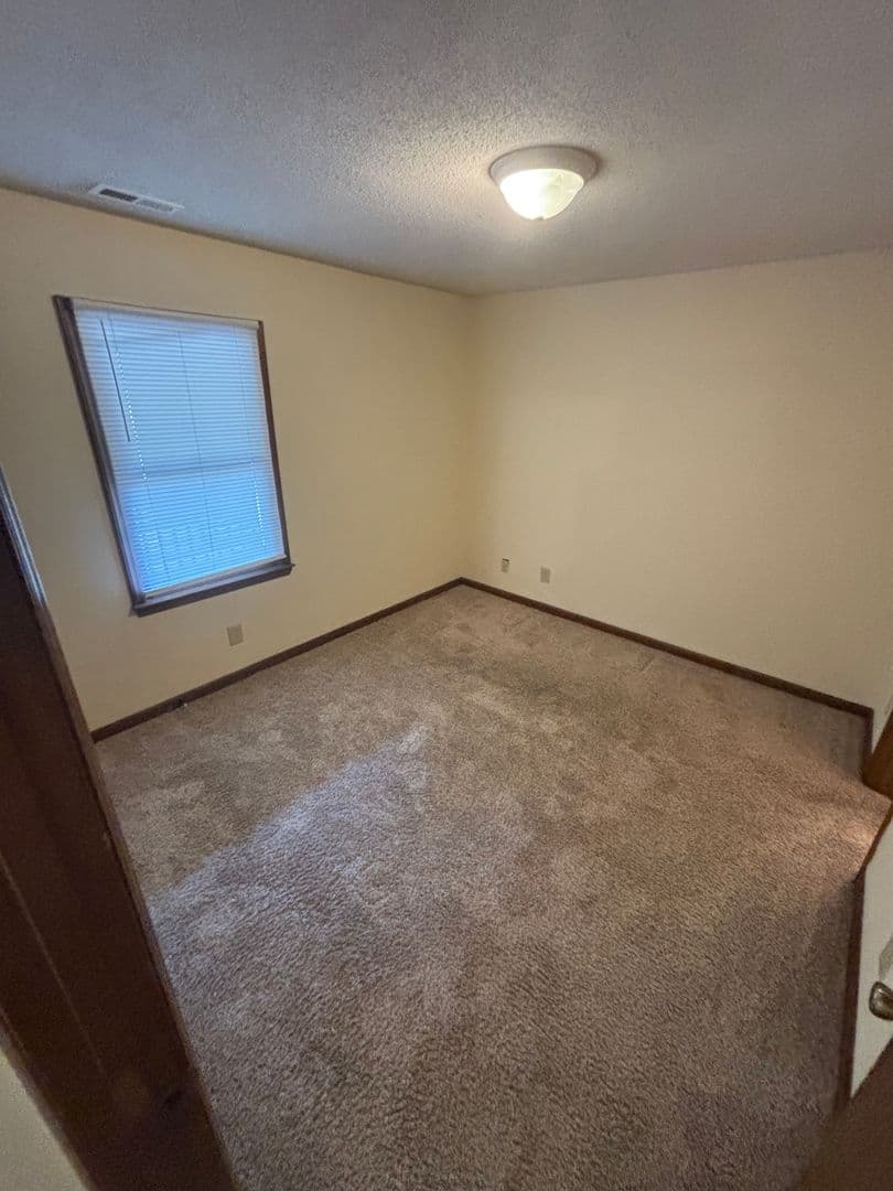Raleigh Apartment: 1512 Collegeview Avenue