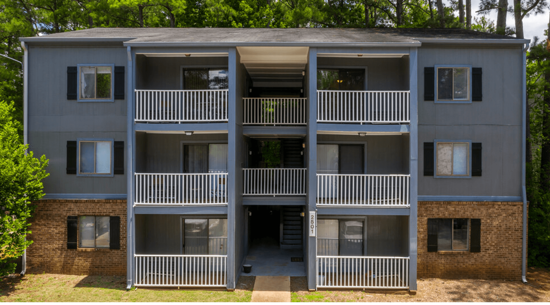 Raleigh Apartment: Pine Knoll Apartments