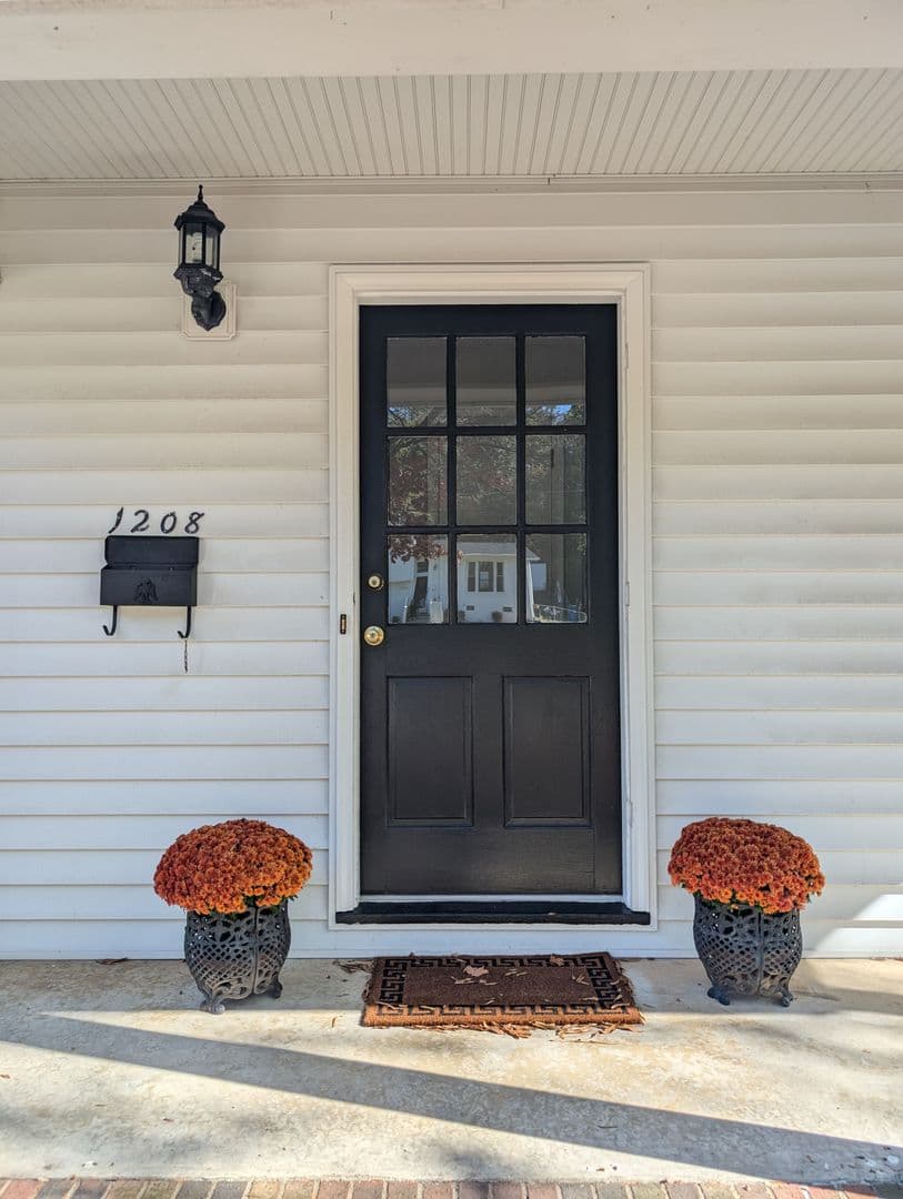 Raleigh House: 1208 Somerset Road