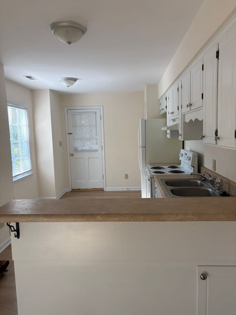 Raleigh Apartment: 2401-07 Sawmill Road