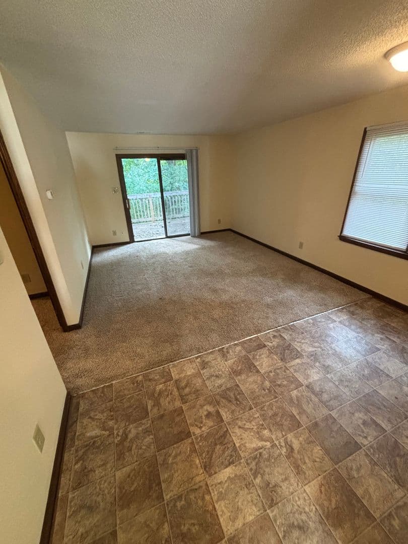 Raleigh Apartment: 1512 Collegeview Avenue