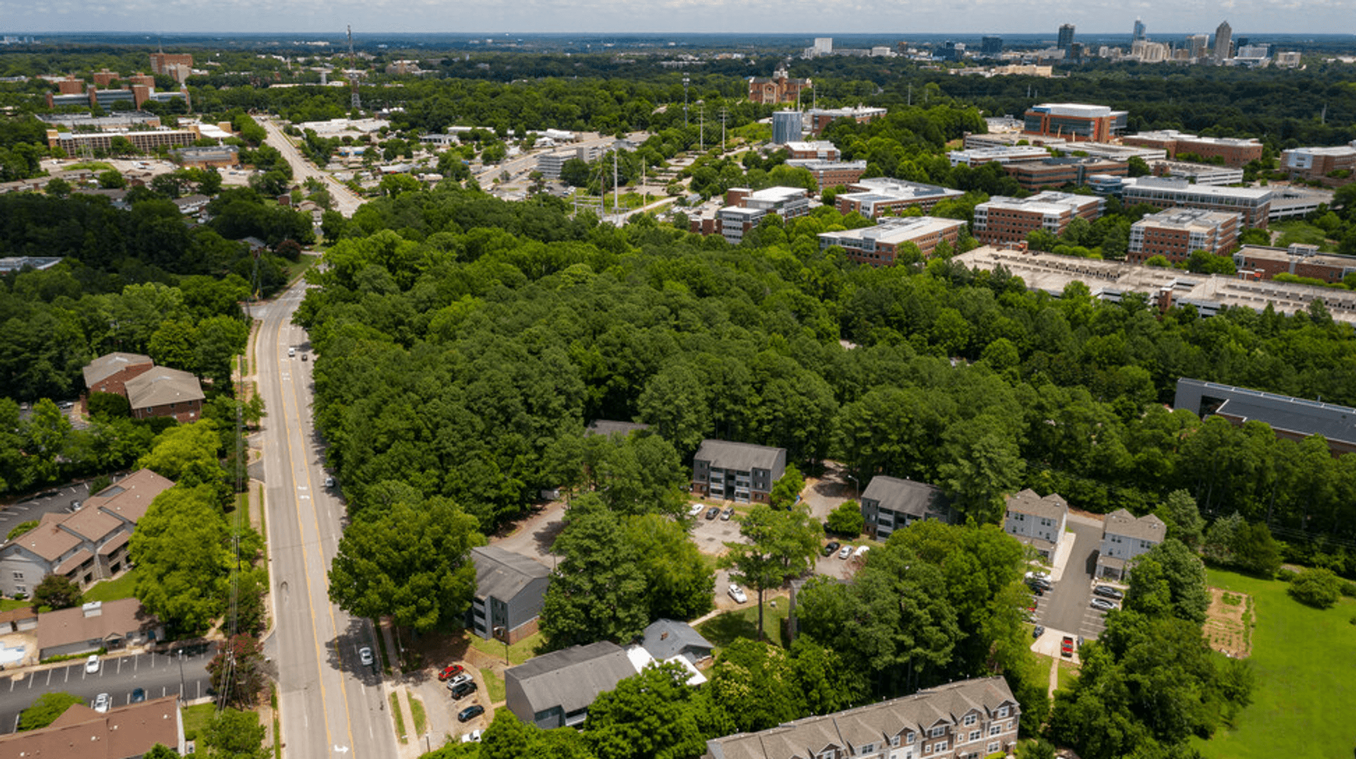 Raleigh Apartment: Pine Knoll Apartments