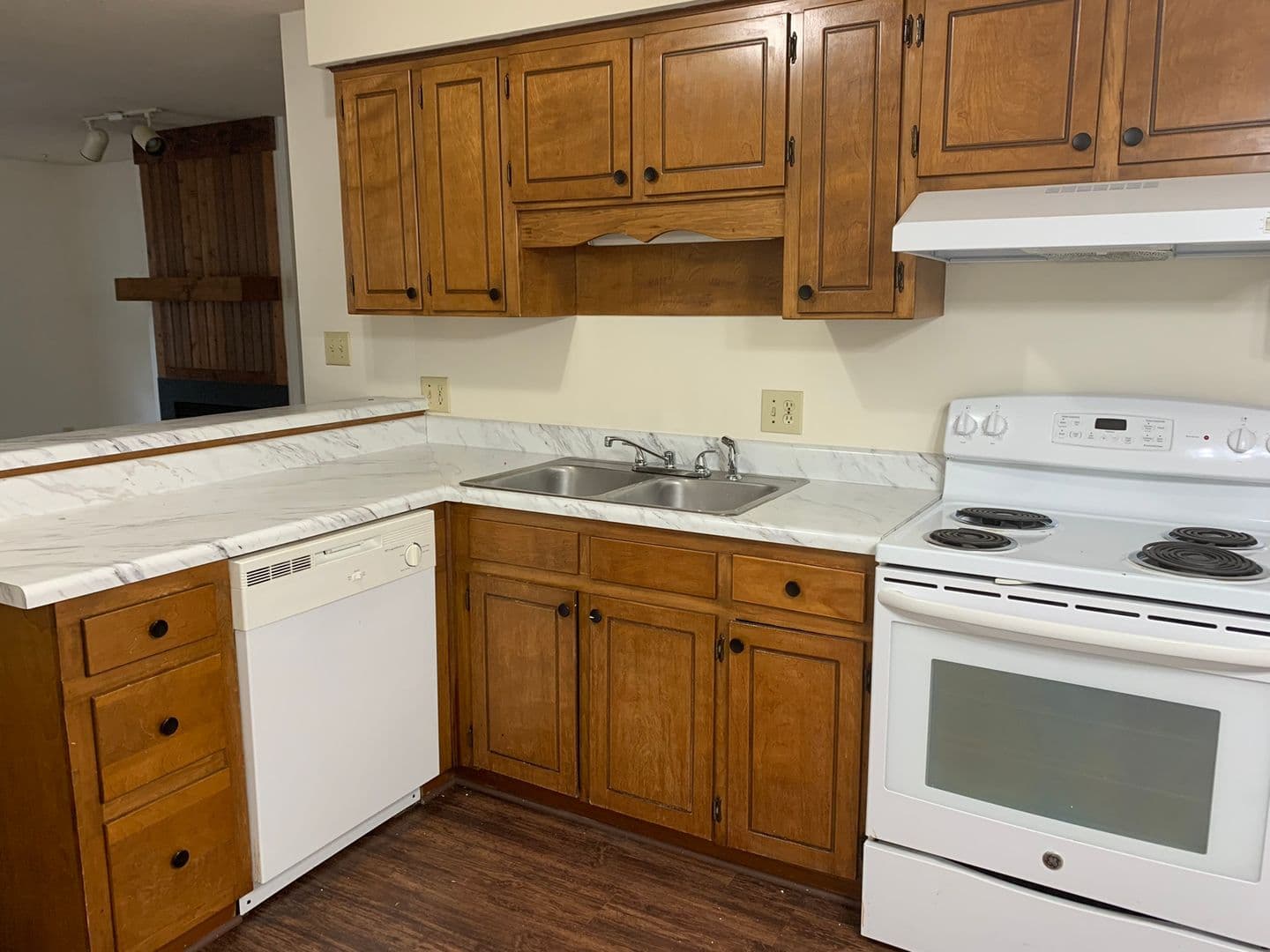 Raleigh Apartment: 2401-07 Sawmill Road