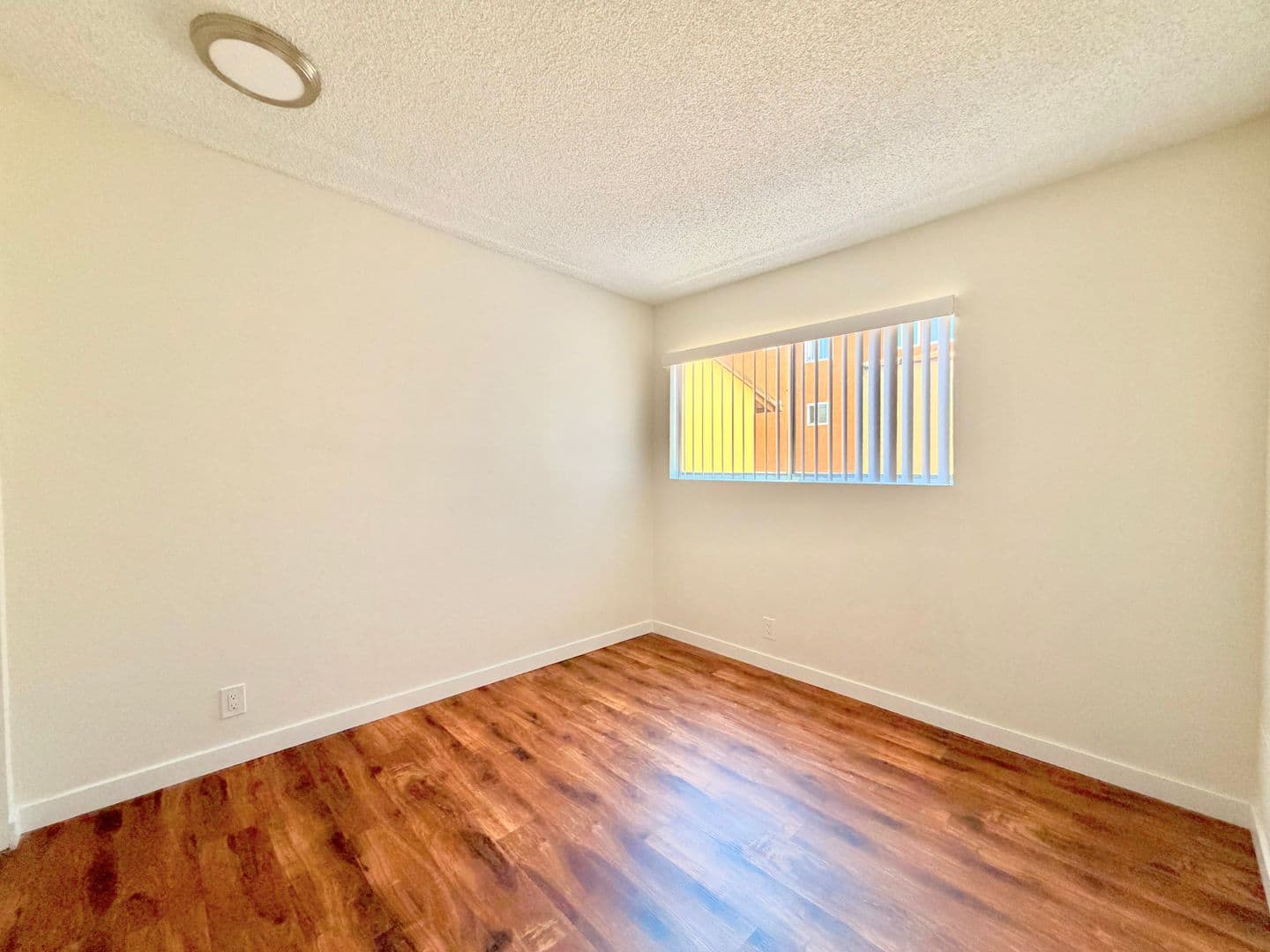 Los Angeles Apartment: 930 New Depot St