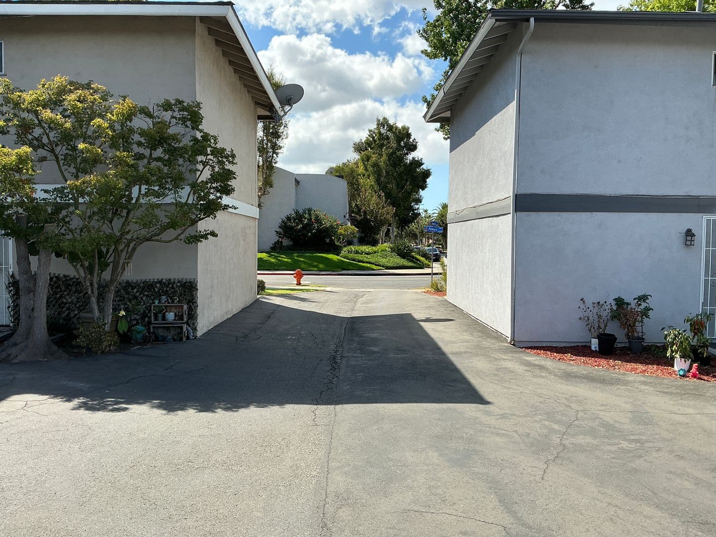 Orange Apartment: 2141 West Palmyra #A-D
